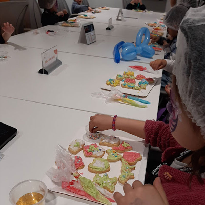 Free HTML5 Bootstrap Template by FreeHTML5.co